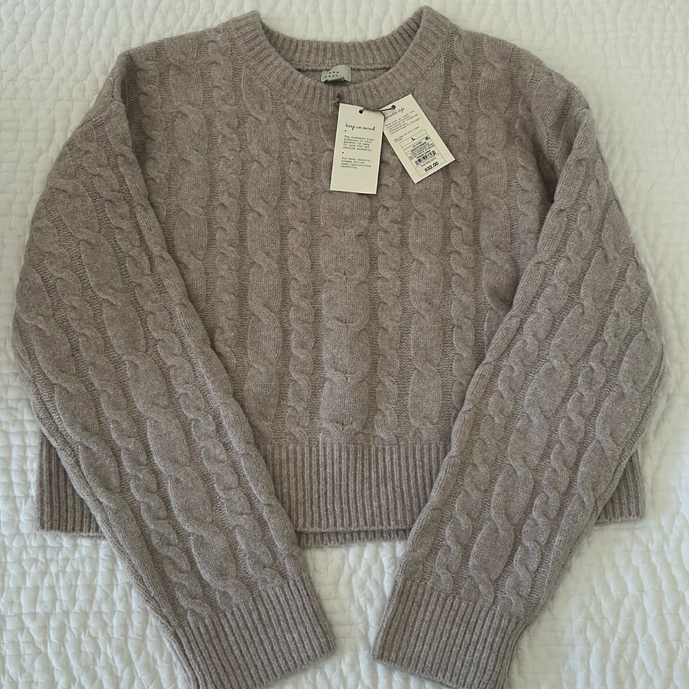 Woman’s New Day soft mauve colored sweater, size L